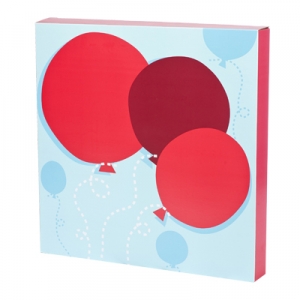 A square gift box with a light blue background featuring three large red balloons in the center and several smaller light blue balloons scattered in the background, perfect as a charming package. The sides of the box are pink.